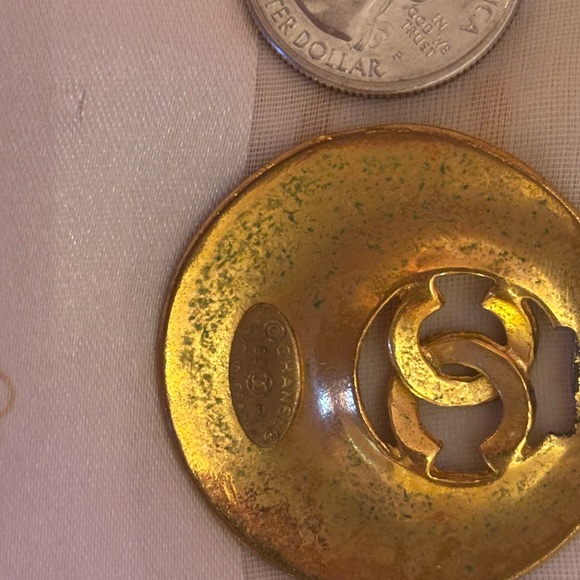 AUTHENTIC VINTAGE CHANEL CLIP EARRINGS -2 way, minus 1 piece - Picture 6 of 6